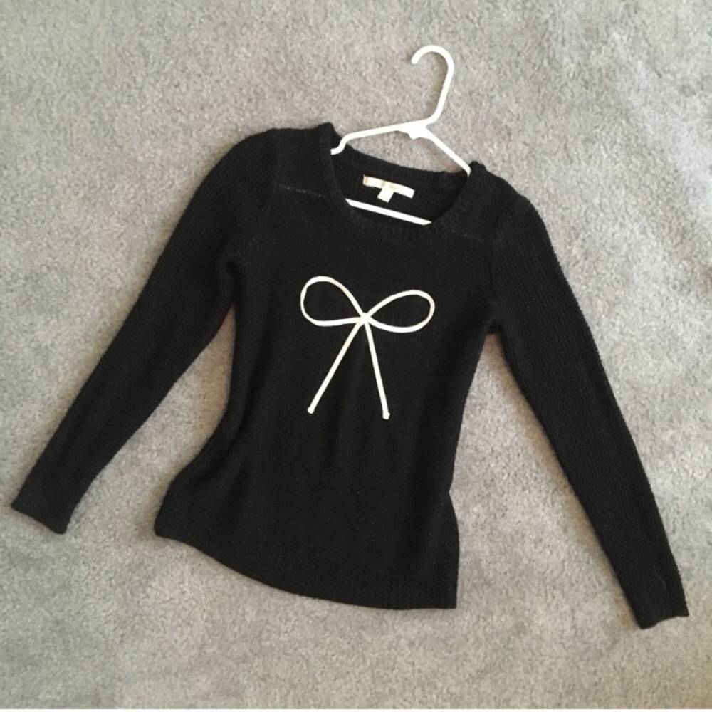 BUNDLE: 3 sweaters/sweatshirts